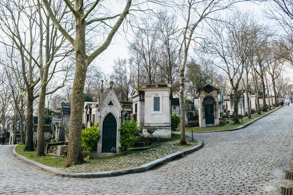 Paris: Pere Lachaise Cemetery Guided Tour - Price and value: a $23 guided tour that saves time and effort