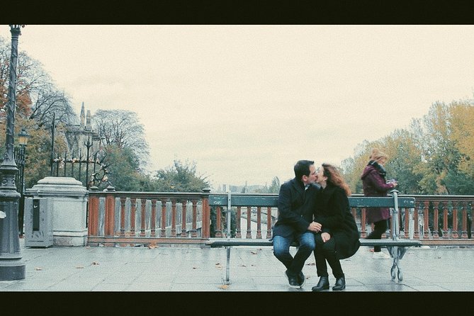 Paris Photo Shoot with Professional Photographer - Free add-ons: Pont de Bir-Hakheim, Palais-Royal, and Pont Alexandre III