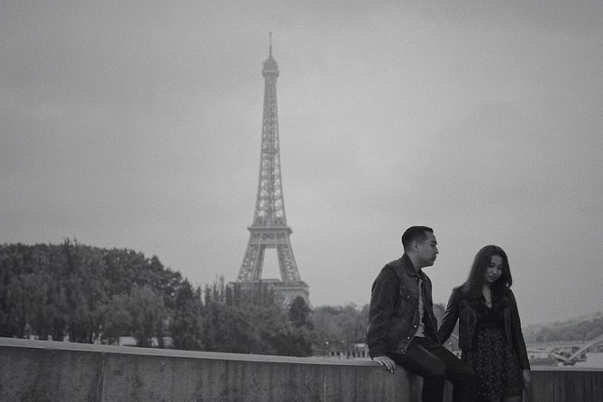 Paris Photo Shoot with Professional Photographer - Semi’s approach: posing help, calm energy, and real flexibility