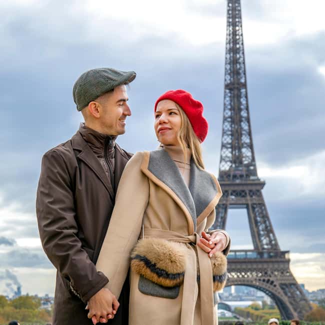 Paris: Photoshoot Around Eiffel Tower with 55 Edited Photos - Eiffel Tower Photos Without the Awkward Trial-and-Error