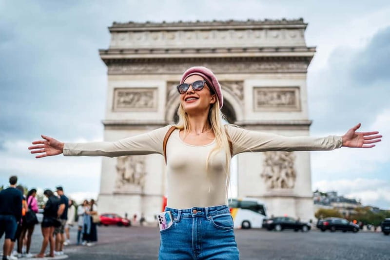 Paris: Photoshoot at The Big Three - Champs-Élysées to Arc de Triomphe: getting iconic without feeling stiff
