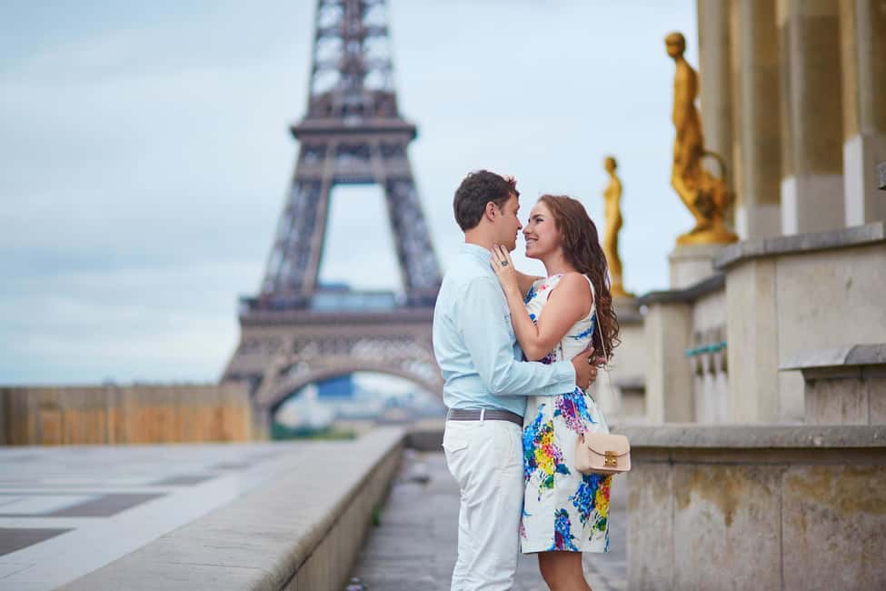 Paris: Photoshoot at The Big Three - Meeting at the Champs-Élysées: start strong at the Cartier Boutique