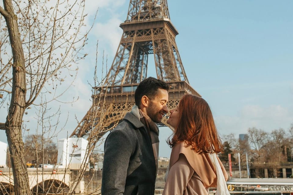 Paris: Photoshoot at the Eiffel Tower / Arc de Triomphe - Key points at a glance
