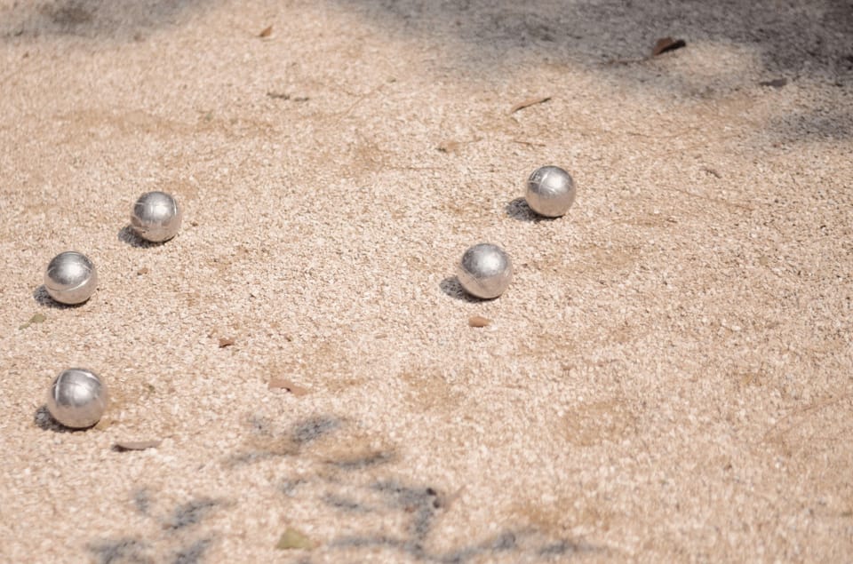 Paris: Pre-Dinner Drinks with Petanque Game (Bocce Ball) - Weather and the outdoor reality