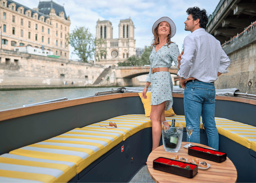 Paris : Prestige cruises on the Seine - What to bring and what to confirm