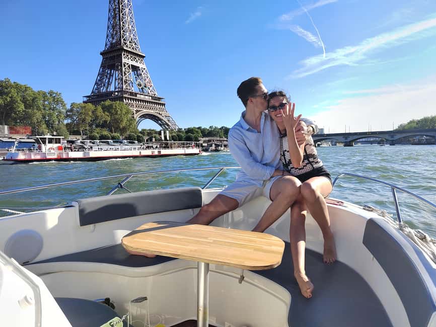 Paris Private Boat Seine River with Captain Guide - The Louvre, Pont Neuf, and the Changing Riverfront