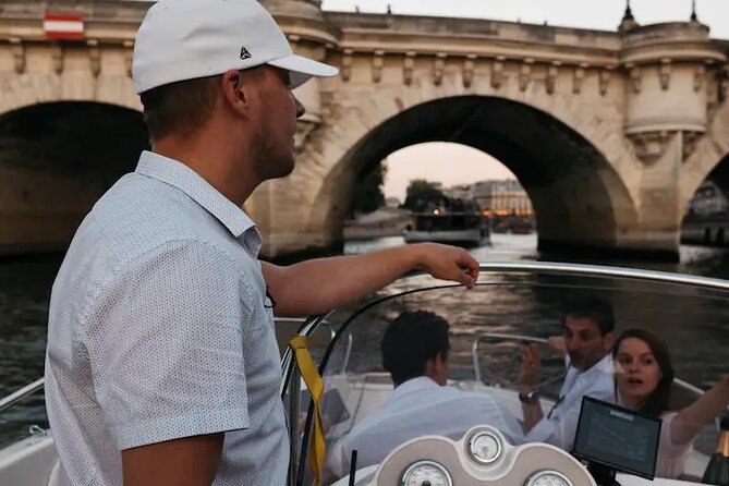 Paris Private Boat Tour with your own Captain Guide - What the 90-minute ride feels like