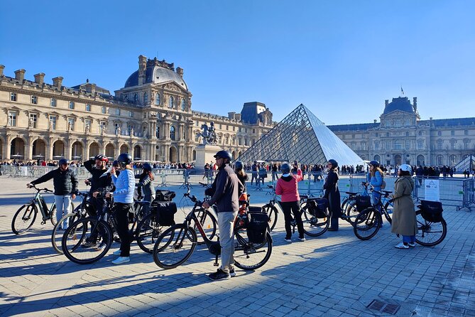 Paris : Private electric bike tour with wine and cheese tasting - Place de la Concorde and the grand avenues