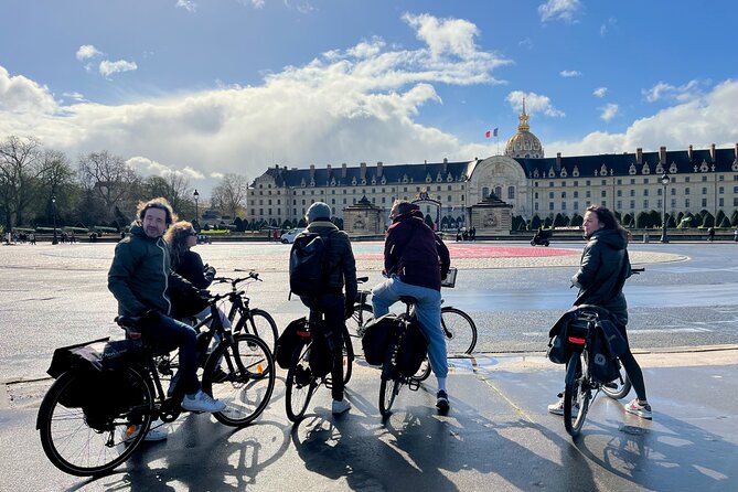 Paris : Private electric bike tour with wine and cheese tasting - Rue de l’Annonciation and the cheese stop