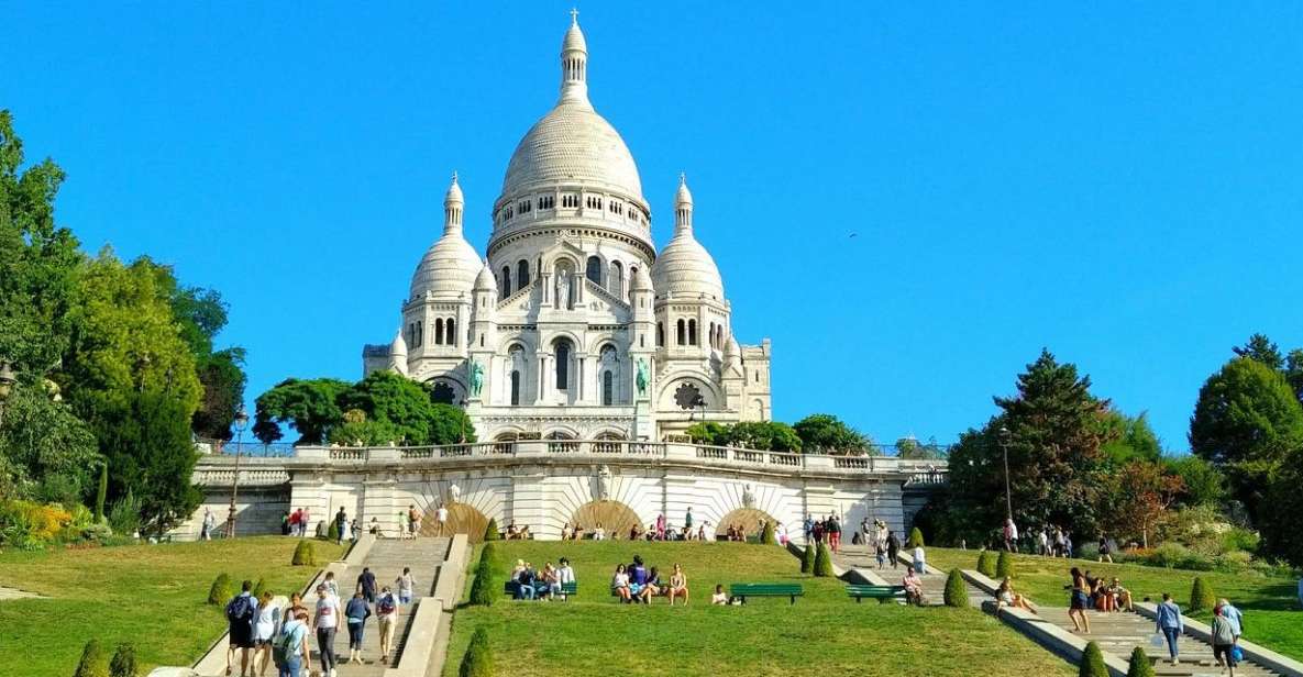 Paris: Private Food Tour in Montmartre - Baguette, cream puffs, and the sweet turn uphill
