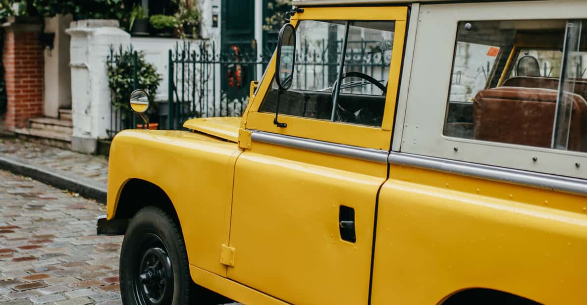 Paris: Private Guided Tour in a vintage Land Rover - Montmartre, Les Abbesses, and the artist square