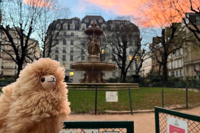 Paris Private Guided Walking Tour with Notre-Dame Visit - What the private format is worth