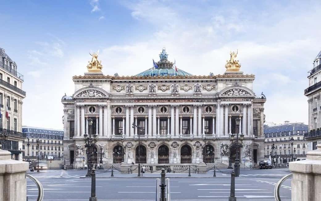 Paris: Private Layover Tour with Airport Pickup & Dropoff - Sacré-Cœur and Paris From Above