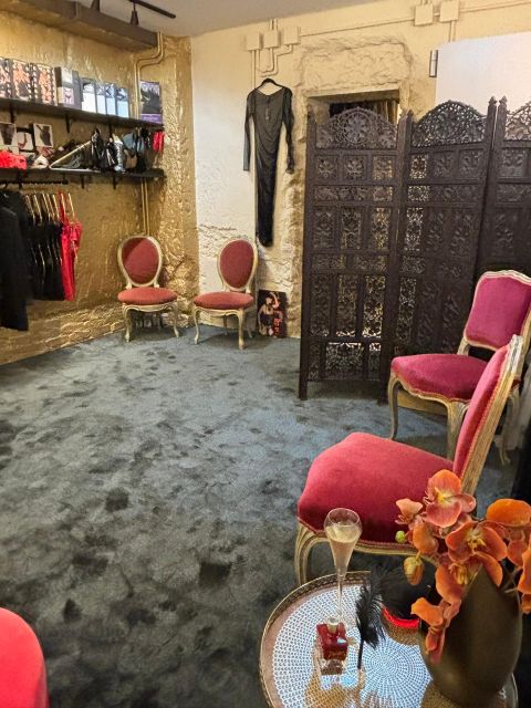 Paris: Private Lingerie Fitting activity - Personal advice about fit, shape, and size