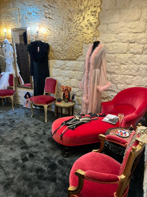 Paris: Private Lingerie Fitting activity - The first half hour: browse before you try on