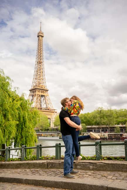 Paris: Private Photoshoot at the Eiffel Tower - Who should book this Eiffel Tower photoshoot