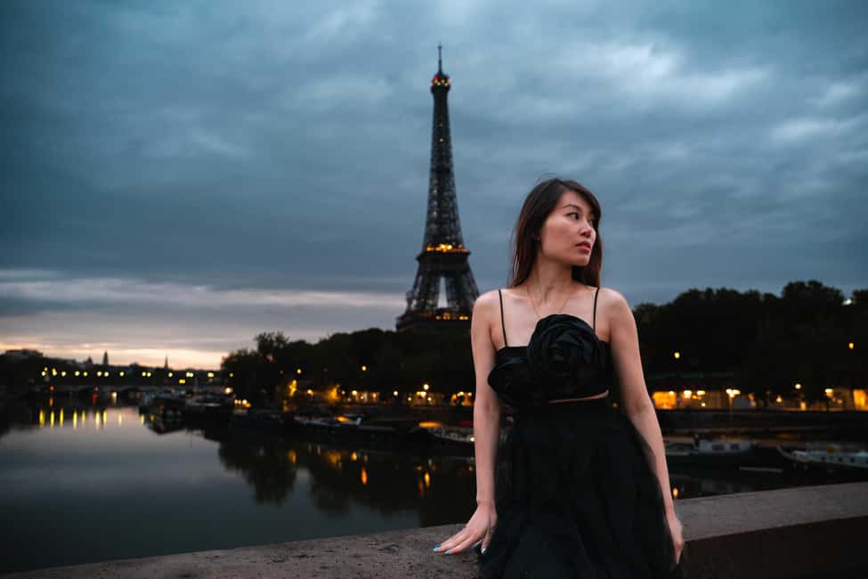 Paris: Private Photoshoot Near Eiffel Tower 55 Photos - What You Actually Get: 55 Edited Photos + Private Gallery in 24 Hours