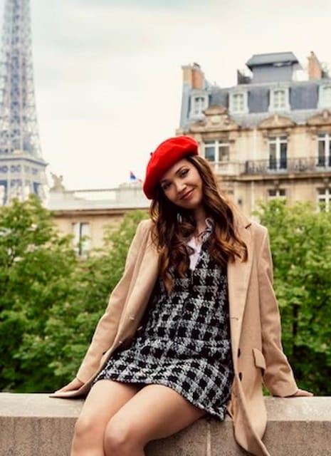 Paris : Private Professional Photoshoot at the Eiffel Tower - How the Posing Works: You Get Direction, Not Performance