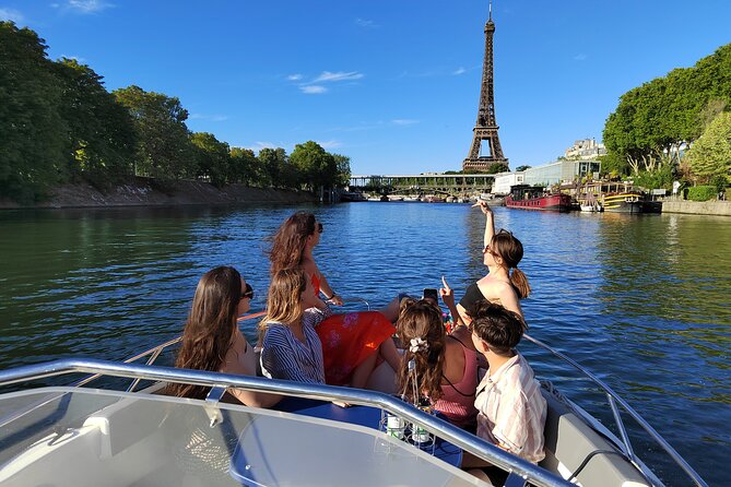 Paris Private Seine River Cruise with your Captain Guide - Seine Musicale and Seguin Island: modern Paris where factories once were