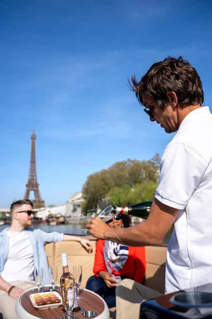 Paris: Private Small Boat Cruise with Rosé and Macarons - The Value of a Private Seine Cruise with Rosé and Macarons