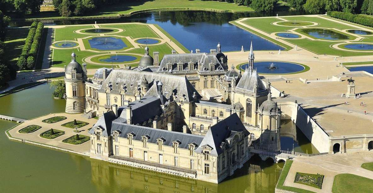 Paris: Private transfer Château Chantilly van 7 places 5H - Should you book this Chantilly transfer?