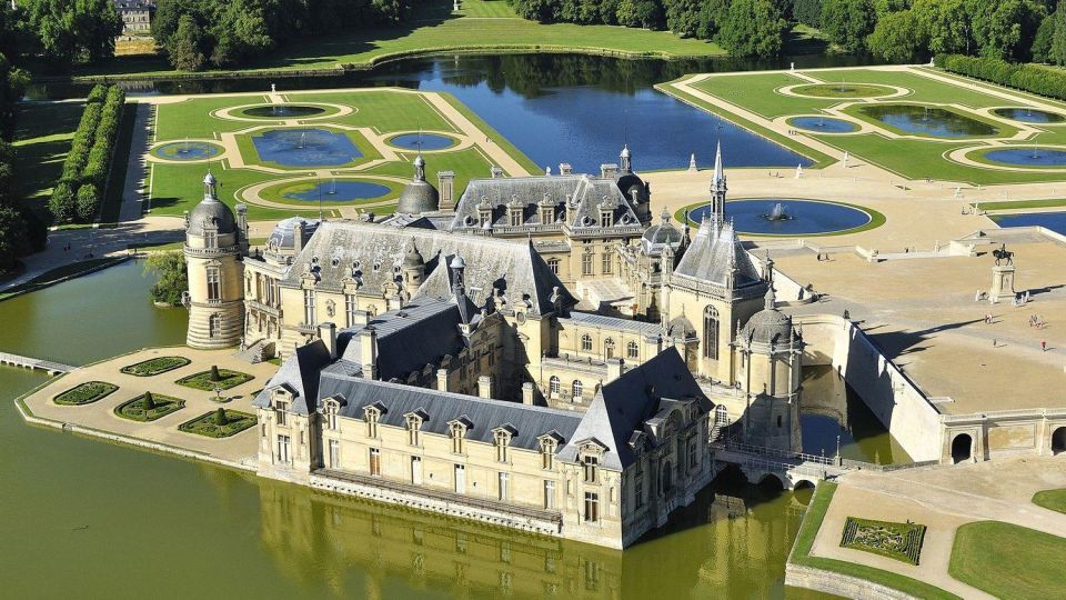 Paris: Private transfer Château Chantilly van 7 places 5H - The no-show problem you cannot ignore