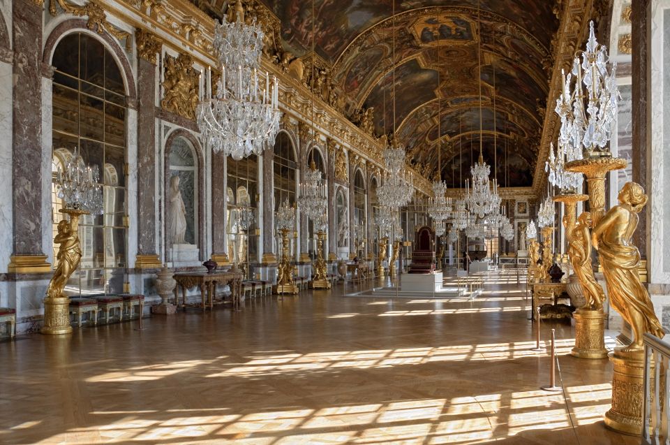 PARIS: Private transfer Château Versailles van 7 people 4H - The return drive to Paris