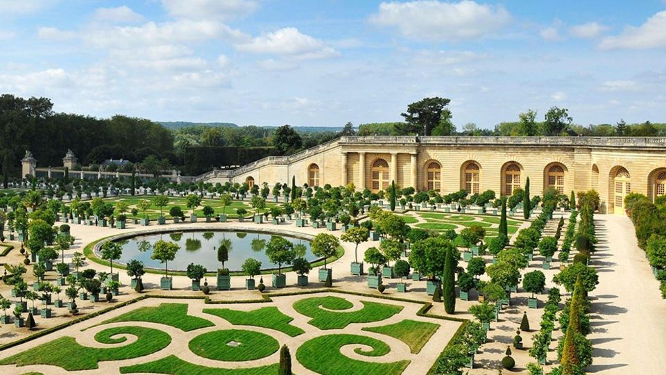 PARIS: Private transfer Château Versailles van 7 people 4H - Booking questions worth asking first