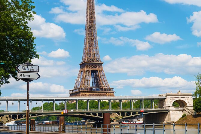 Paris: Private Vintage Sidecar Tour with Pick-Up at your Hotel - Pickup, mobile tickets, and the pace of a private group