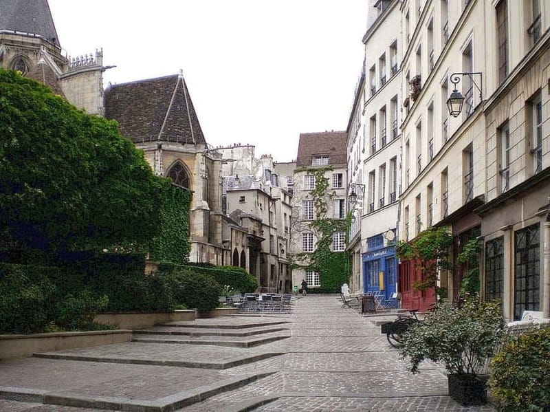 Paris - Private walking Food tour Le Marais - Crossing into the Saint-Gervais part of Le Marais