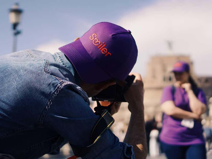 Paris: Professional Photoshoot at the Arc de Triomphe - Arc de Triomphe photos, but with pro direction