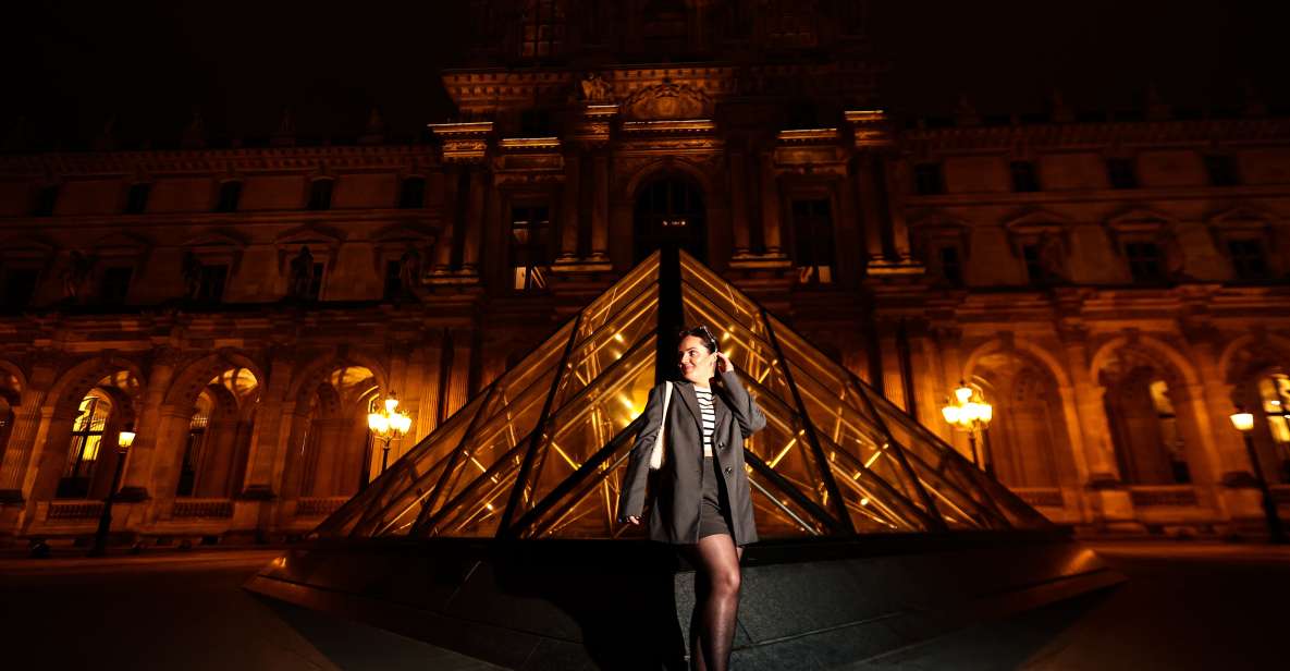 Paris: Professional Photoshoot with 300+ Photos + 1 present - Key points at a glance