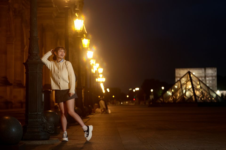 Paris: Professional Photoshoot with 300+ Photos + 1 present - Price: strong value for two people
