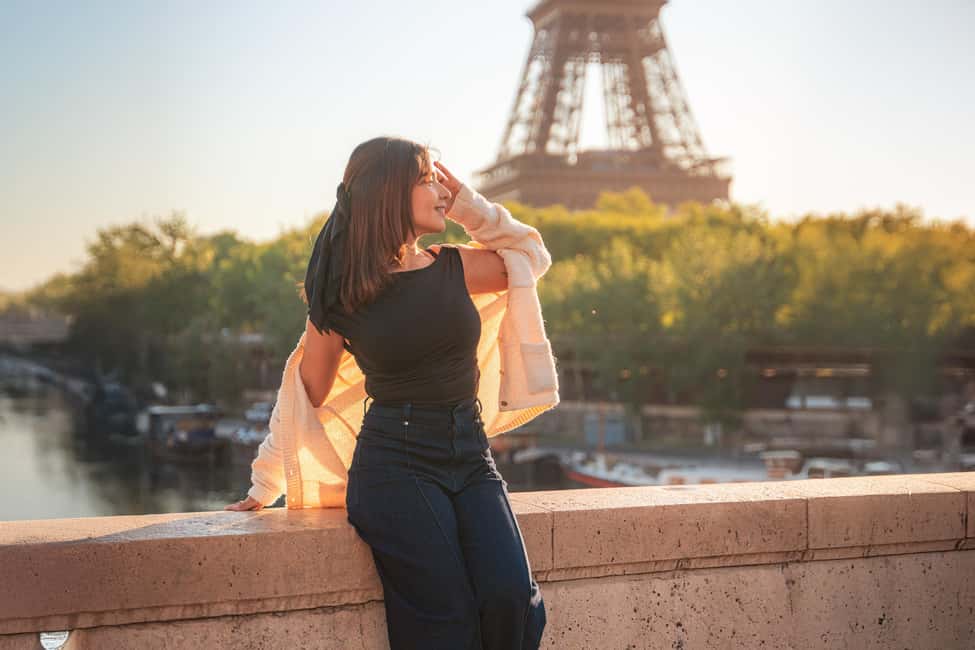 Paris: Professional Photoshoot with the Eiffel Tower - Shared vs Private: Which Option Fits Your Trip?