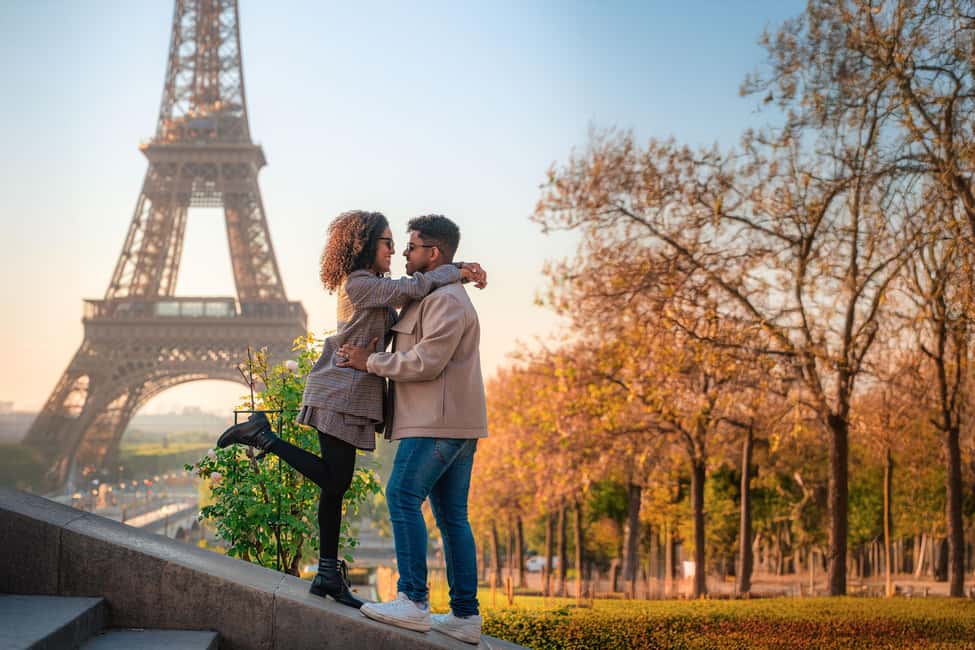 Paris: Professional Photoshoot with the Eiffel Tower - How the Shoot Works: From Your Meeting Point to 3 or 4 Spots