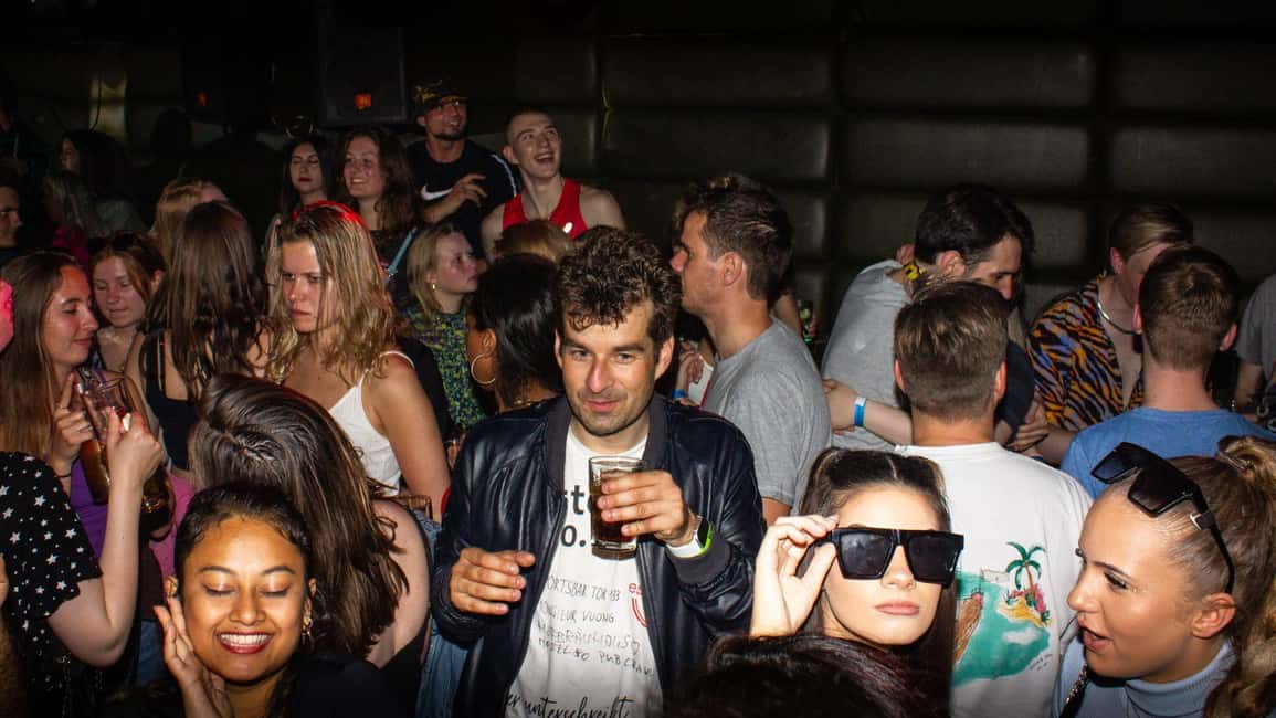 Paris: Pub Crawl with Shots and Nightclub Entry - The Plan: 3 to 4 Bars, Then Skip-the-Line Club