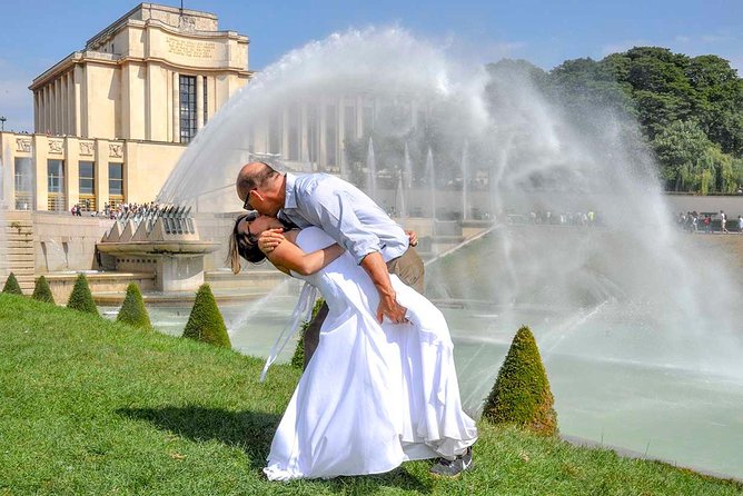 Paris Renew Your Wedding Vows Experience with Professional Photographer - Weather, Timing, and the Fixed 2-Hour Clock