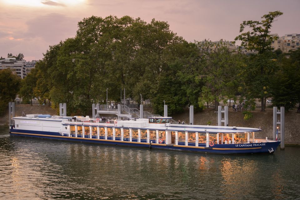 Paris: Romantic Cruise with 3-course Dinner on Seine River - Key things I’d bet on (before you book)