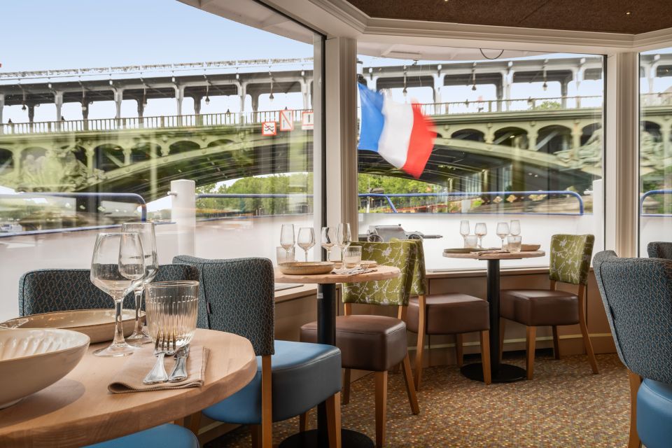 Paris: Romantic Cruise with 3-course Dinner on Seine River - The included 3-course dinner: what “gourmet” really means here