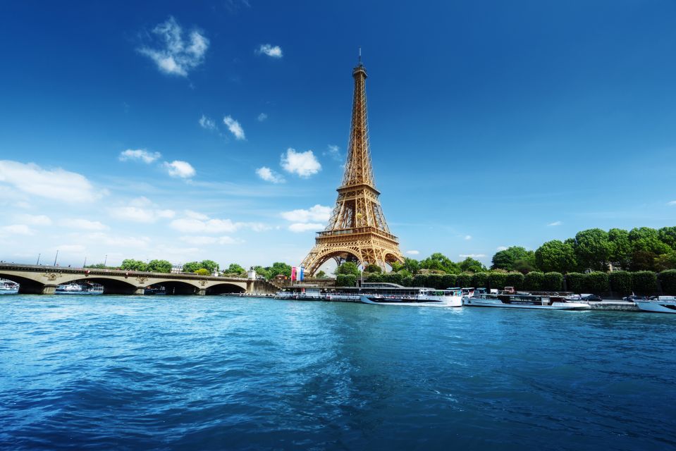 Paris: Romantic Cruise with 3-course Dinner on Seine River - Capitaine Fracasse: glass-enclosed comfort plus terrace air