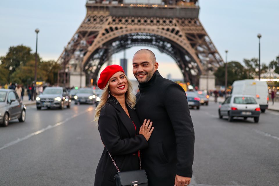 Paris: Romantic Photoshoot for Couples - Posing Help That Feels Natural (Not Forced)