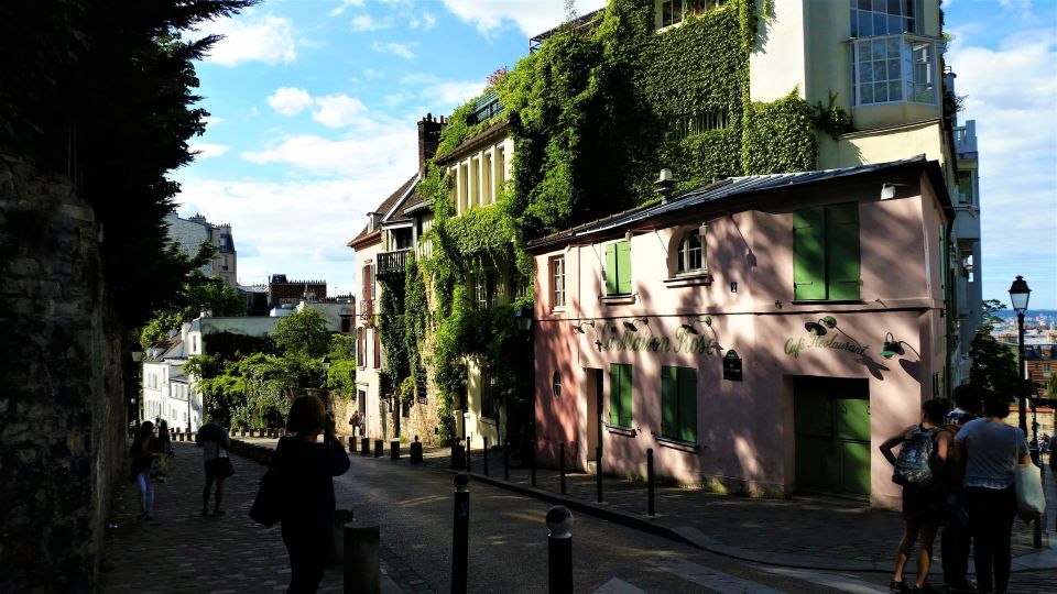 Paris: Sacré-Coeur and Montmartre Tour with Expert Guide - Sacré-Cœur and Montmartre in One Hour: A Smart “First Taste” of the Hill
