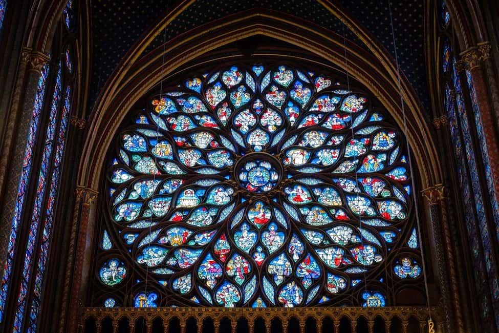 Paris: Sainte-Chapelle, Conciergerie, Notre Dame Guided Tour - Sainte-Chapelle: stained glass, the Crown relic, and the 47-meter clock