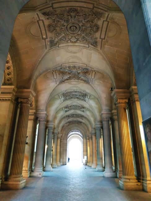 Paris: See 15 to 30 Top Sights with a Fun Guide - A 5-Hour Paris Taste: How This Tour Delivers Value