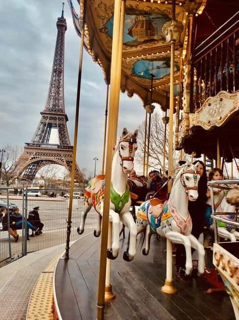 Paris: See 15 to 30 Top Sights with a Fun Guide - Moulin Rouge to Arc du Triomphe du Carrousel: Icon Photos Without the Stress