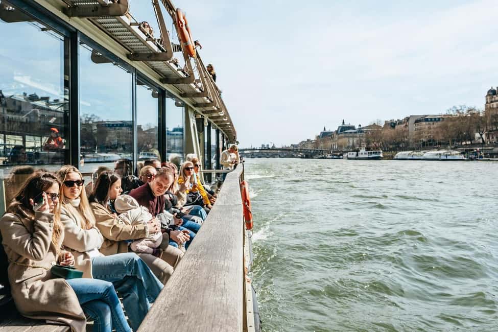 Paris: Seine Cruise and Macaron Tasting by the Eiffel Tower - Where to go: Port de la Bourdonnais Pier 3 and MAKDAMIA