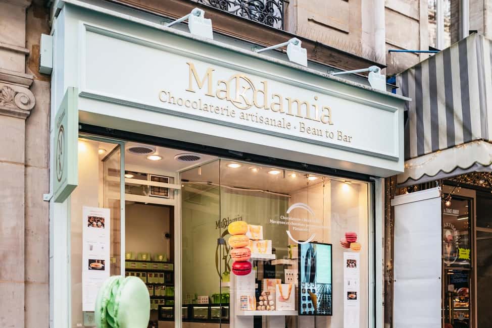Paris: Seine Cruise and Macaron Tasting by the Eiffel Tower - The landmarks you’ll spot from the Seine (and why the view matters)