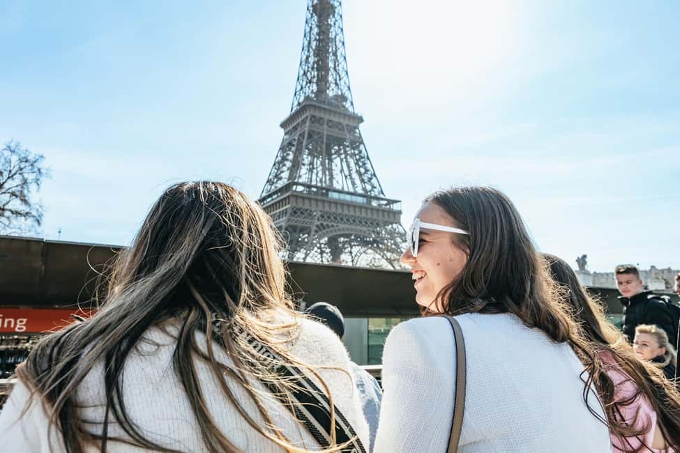 Paris: Seine Cruise and Macaron Tasting by the Eiffel Tower - Macarons at the Eiffel Tower area: quick, simple, and timed