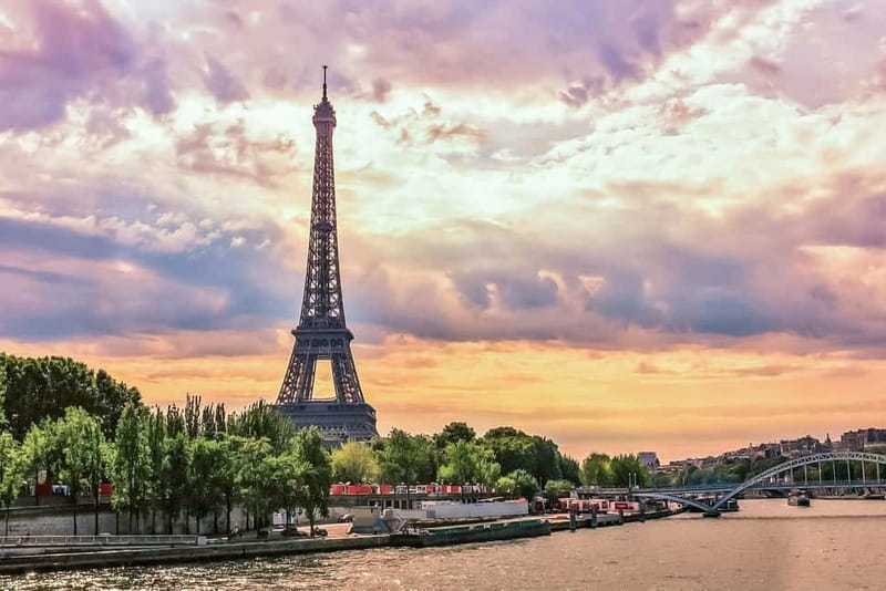 Paris: Seine Cruise & Crepe Tasting near the Eiffel Tower - Following the Seine: What You’ll See Along the Way