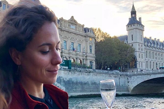 Paris Seine River Champagne Tasting Cruise - Getting on board at Vedettes de Paris (and finding it fast)